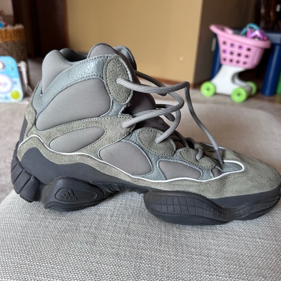 Yeezy 500 - Picture 11 of 14
